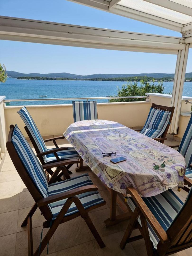Seaside Apartments Turanj Εξωτερικό φωτογραφία