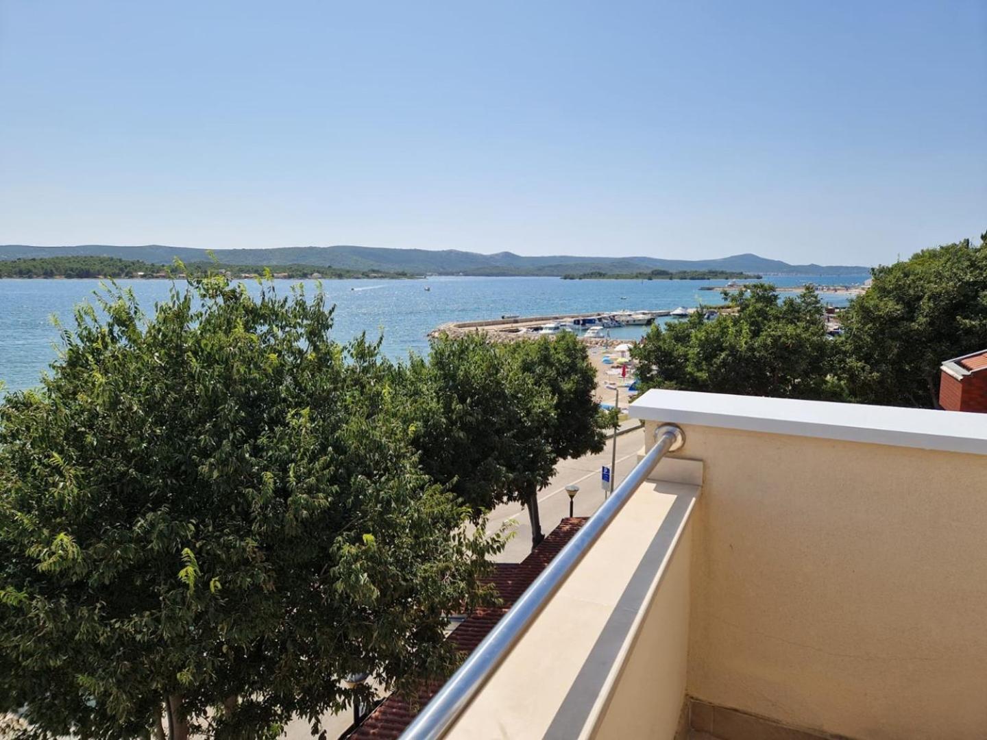 Seaside Apartments Turanj Εξωτερικό φωτογραφία